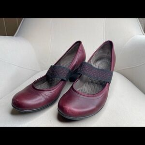 Privo Womens Mary Jane Leather Slip On Shoes Size 7.5M Burgundy Heels